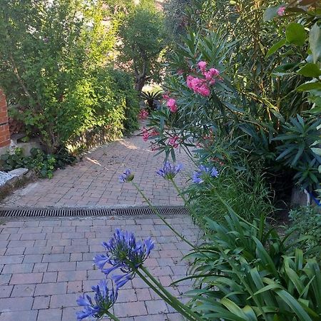 Riviera Garden Apartment Genoa Bagian luar foto