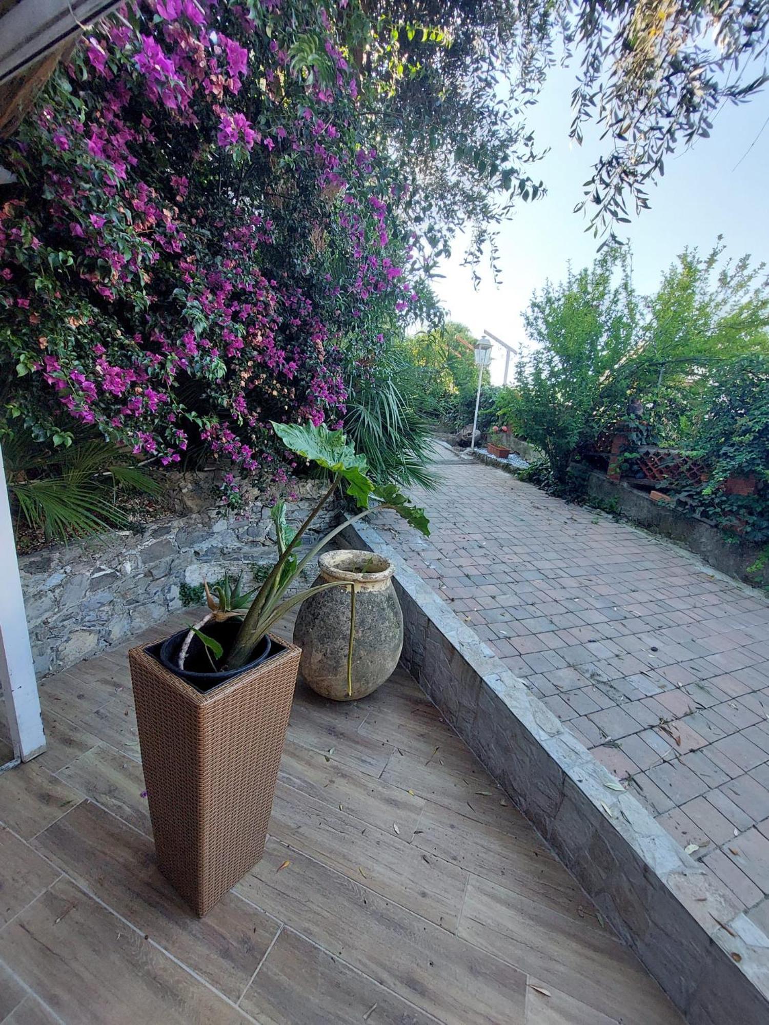 Riviera Garden Apartment Genoa Bagian luar foto